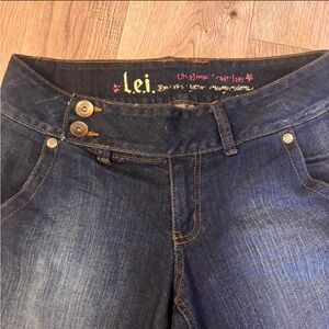 Vintage Lei Y2k low rise flare jeans with button details